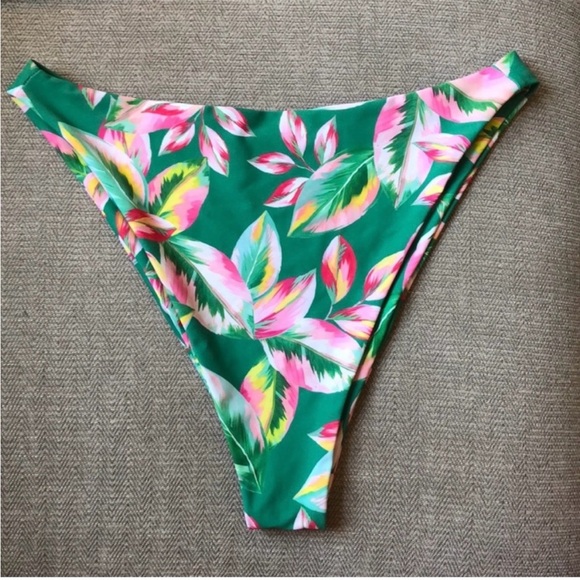 Skatie Bikini top AND bottom in Tortuga tropical floral print - Picture 2 of 2